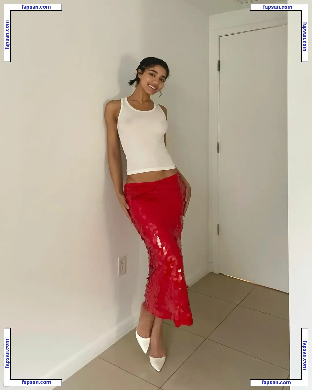 Yovanna Ventura nude photo #0936 from OnlyFans