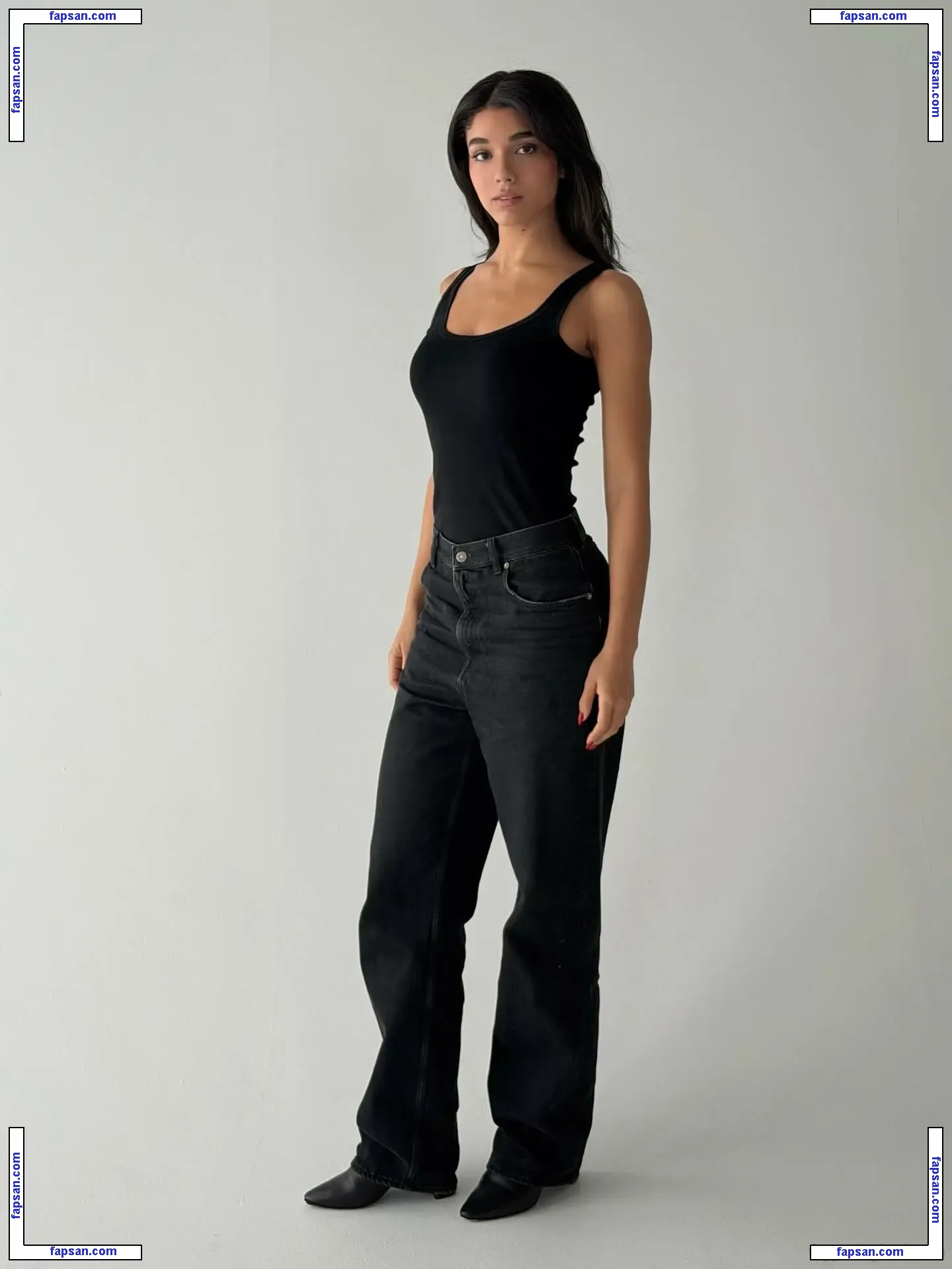 Yovanna Ventura nude photo #1003 from OnlyFans