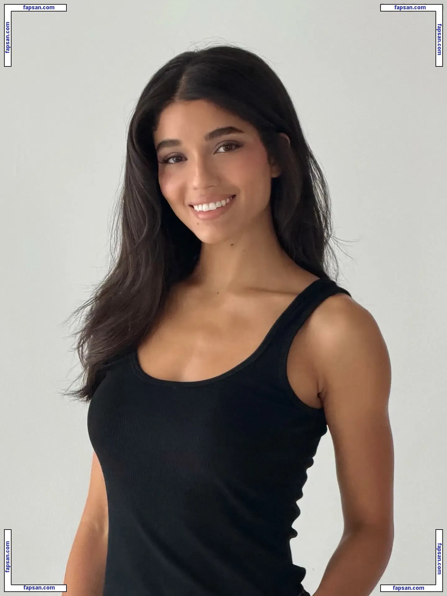 Yovanna Ventura nude photo #1005 from OnlyFans