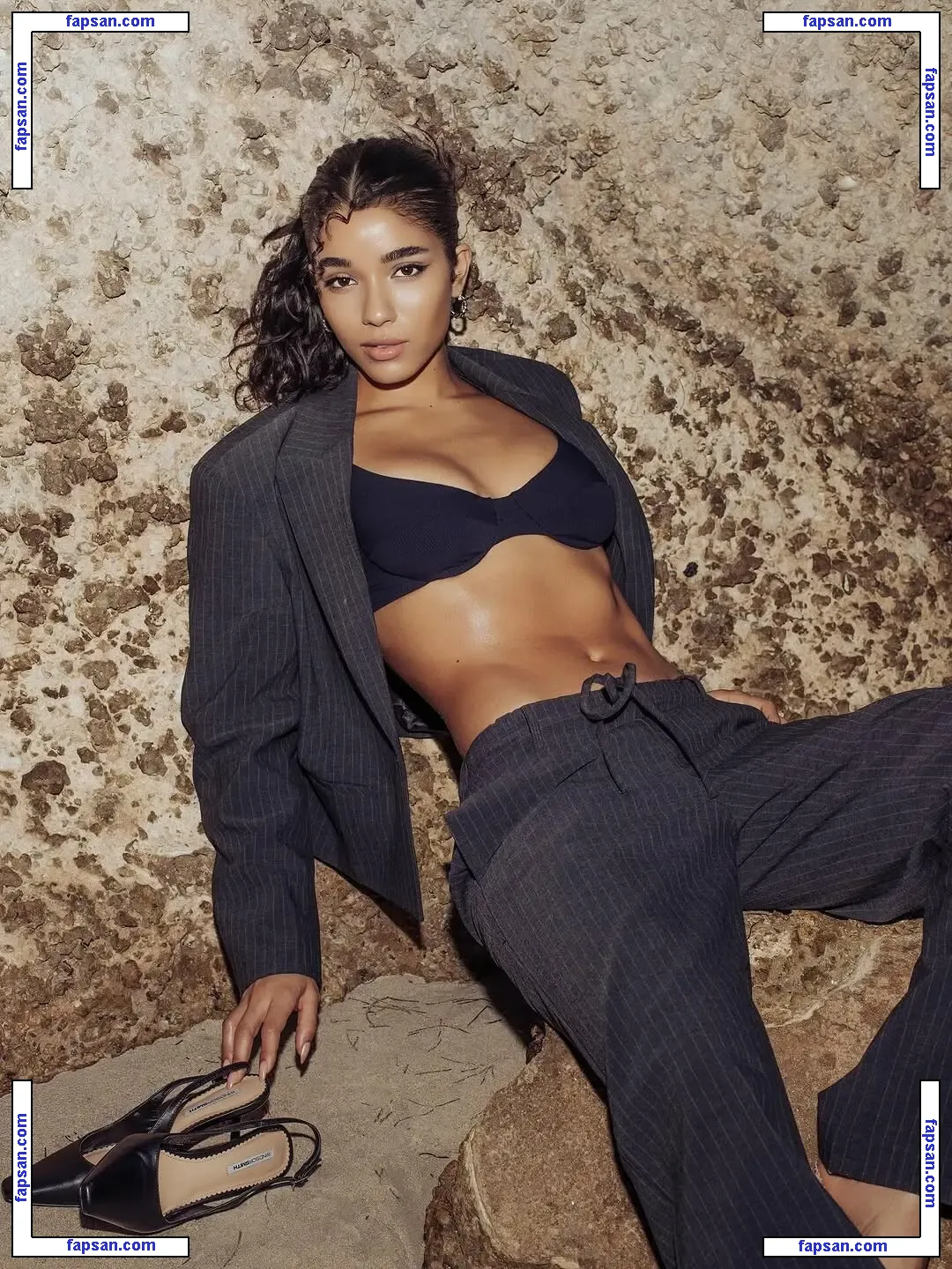 Yovanna Ventura nude photo #1008 from OnlyFans