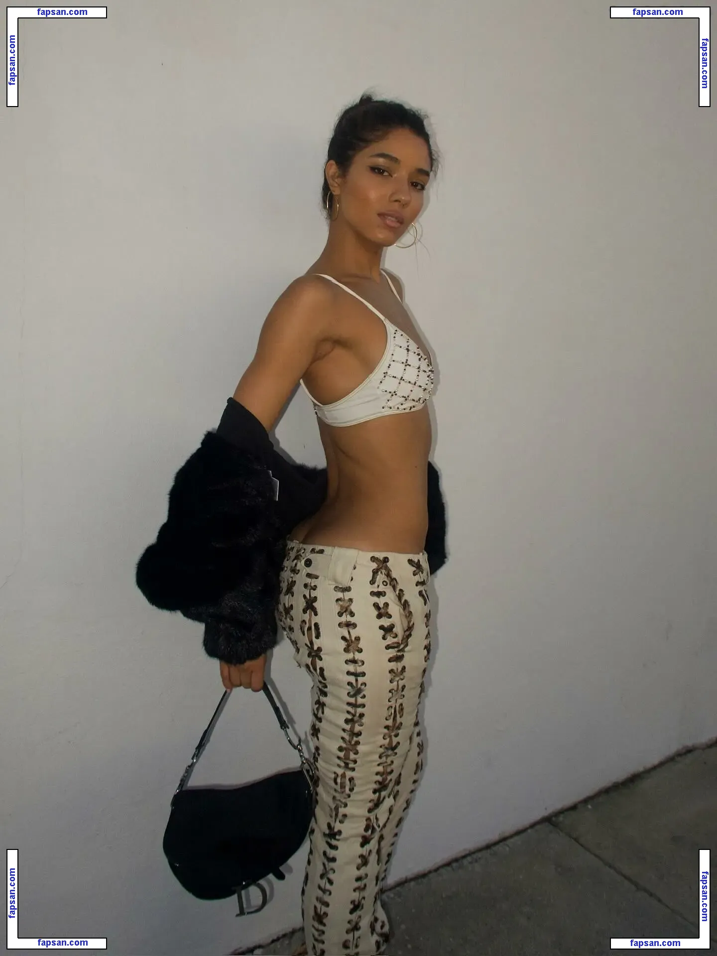 Yovanna Ventura nude photo #1039 from OnlyFans