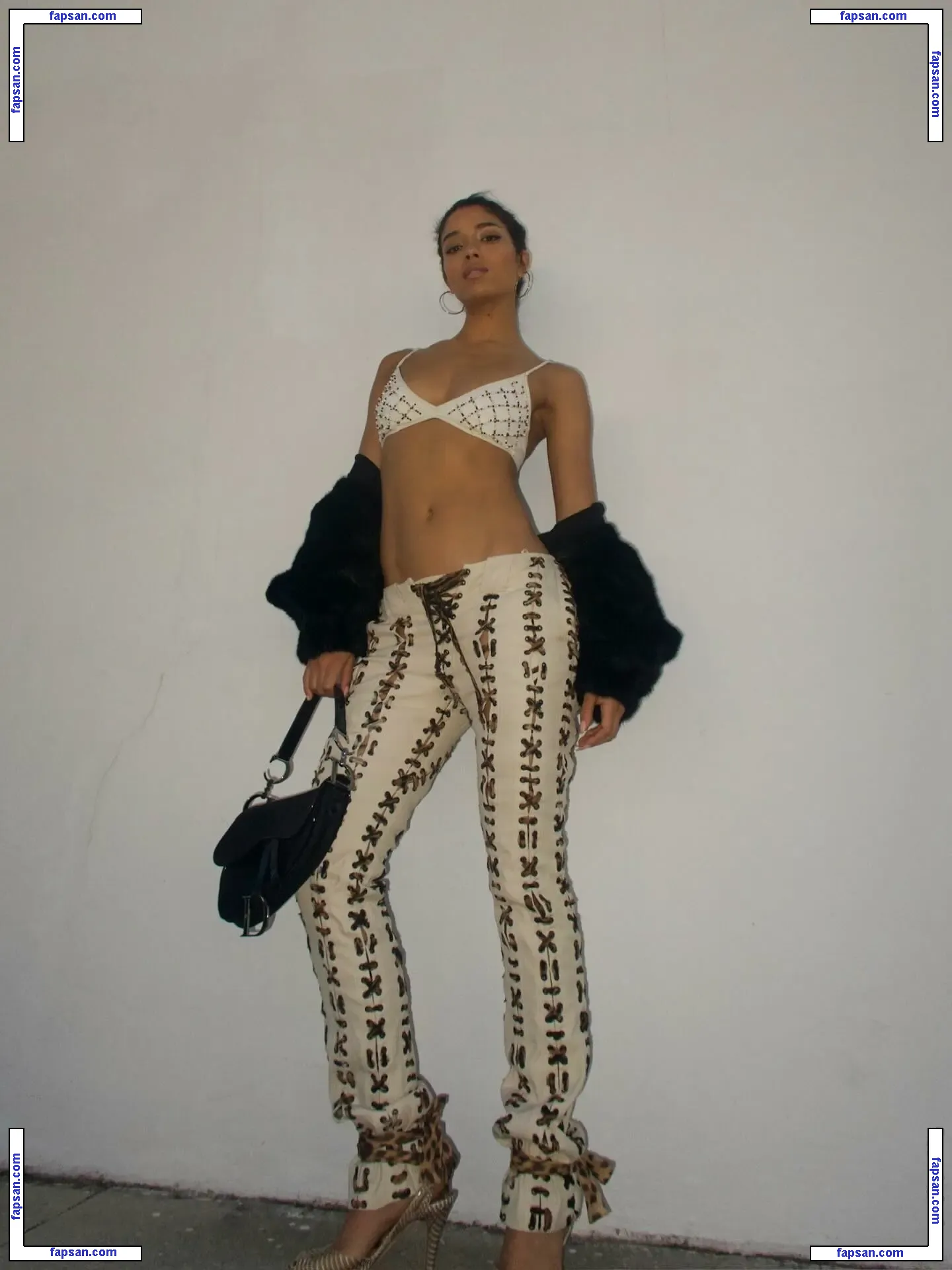 Yovanna Ventura nude photo #1040 from OnlyFans