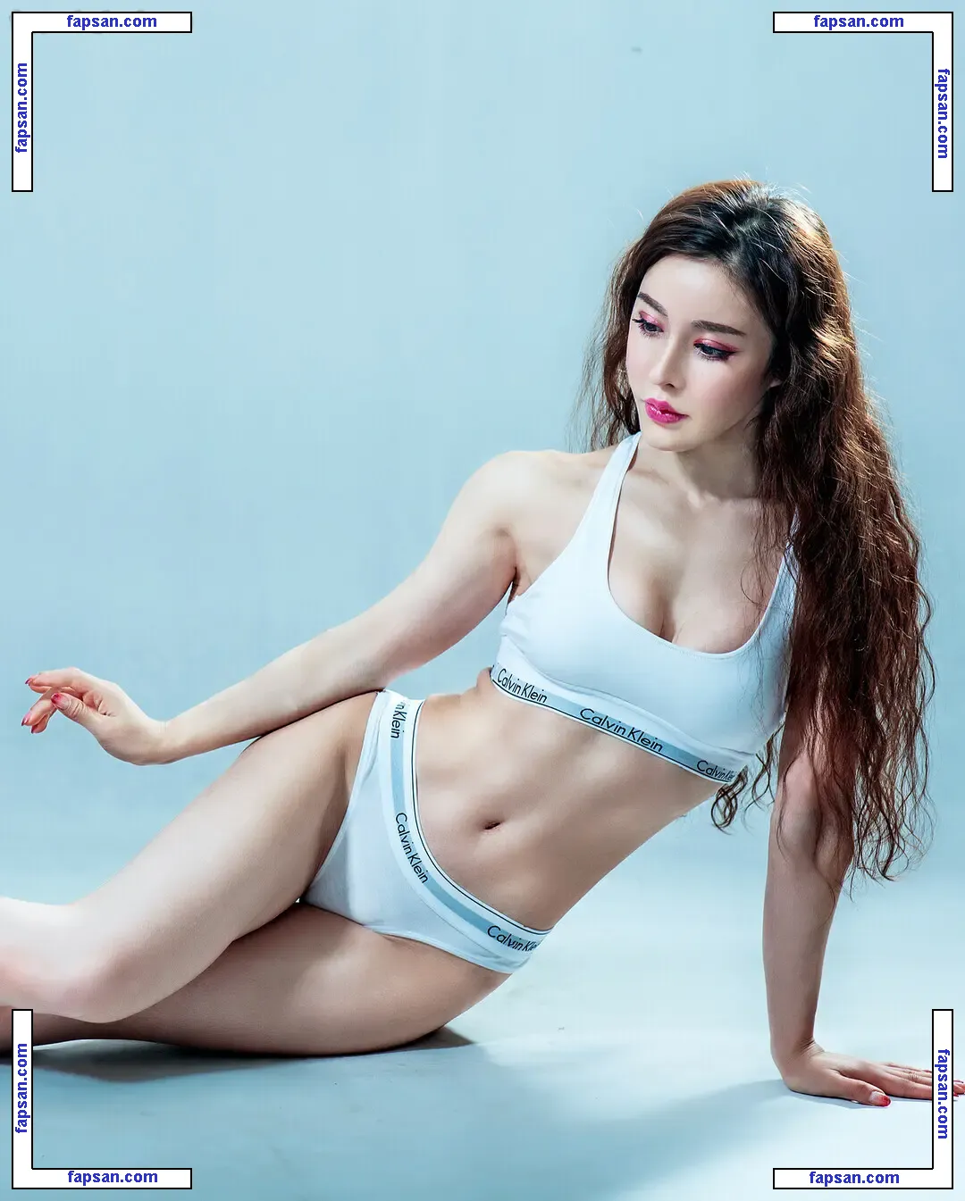 Yuan Herong nude photo #0419 from OnlyFans