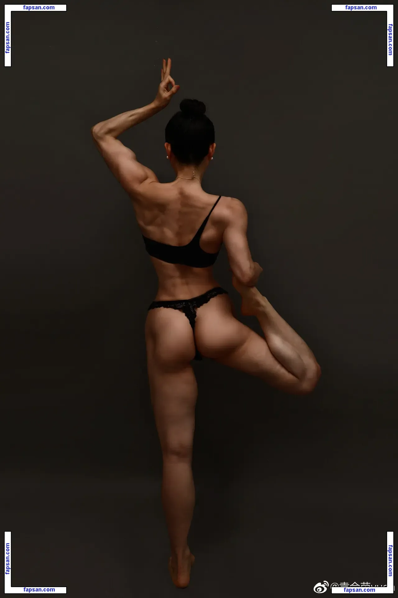 Yuan Herong nude photo #0652 from OnlyFans