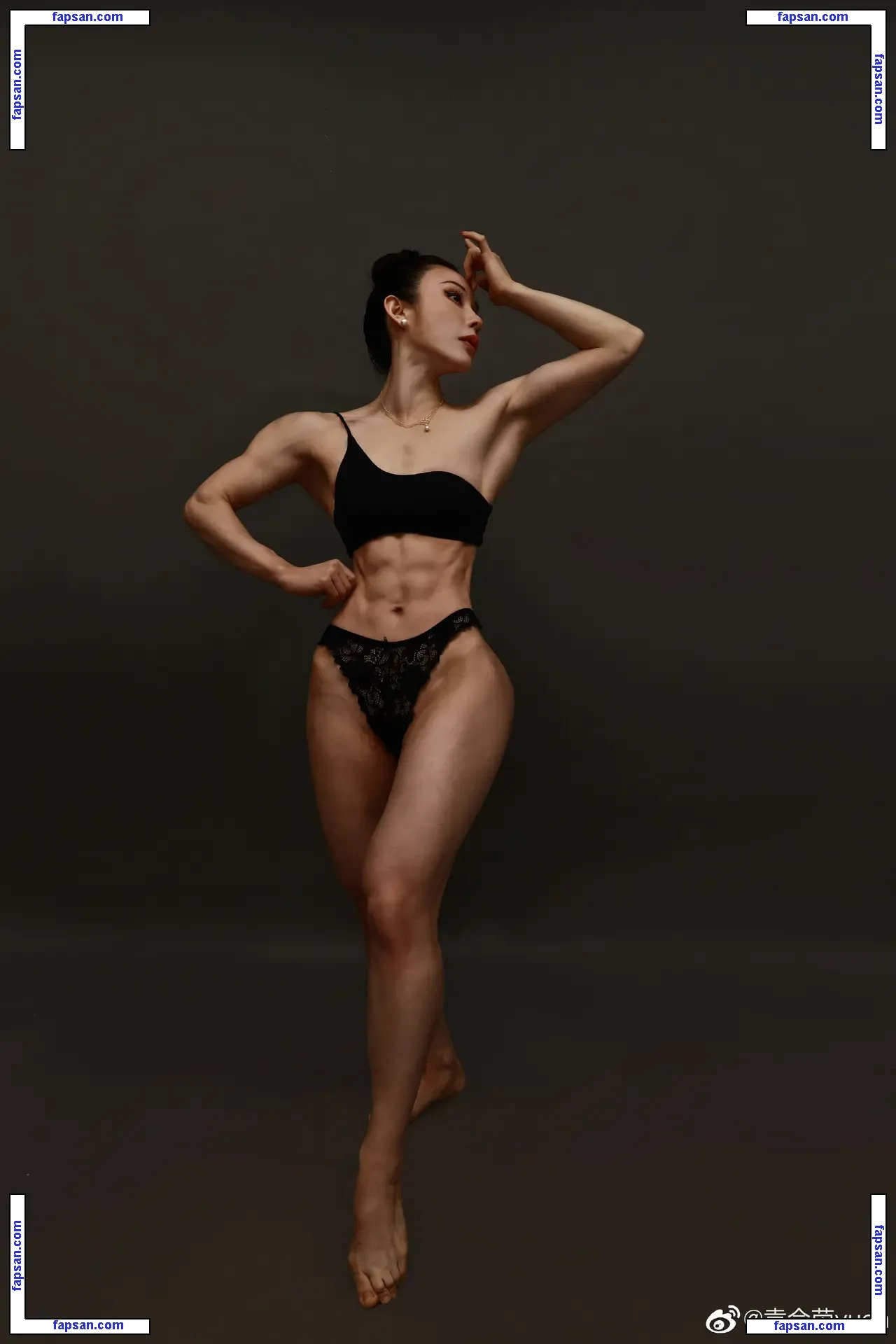 Yuan Herong nude photo #0653 from OnlyFans