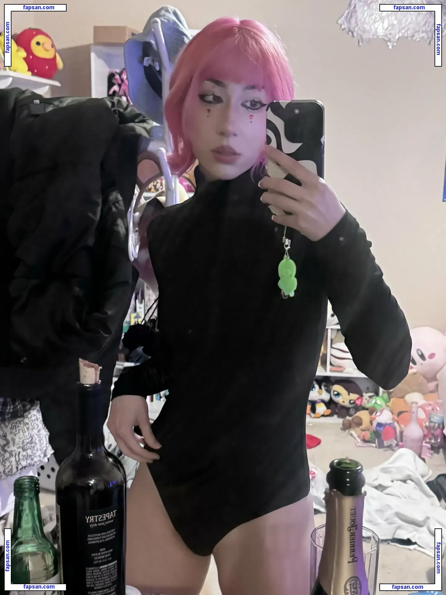 Yuckyogurt голая фото #0023 с Онлифанс