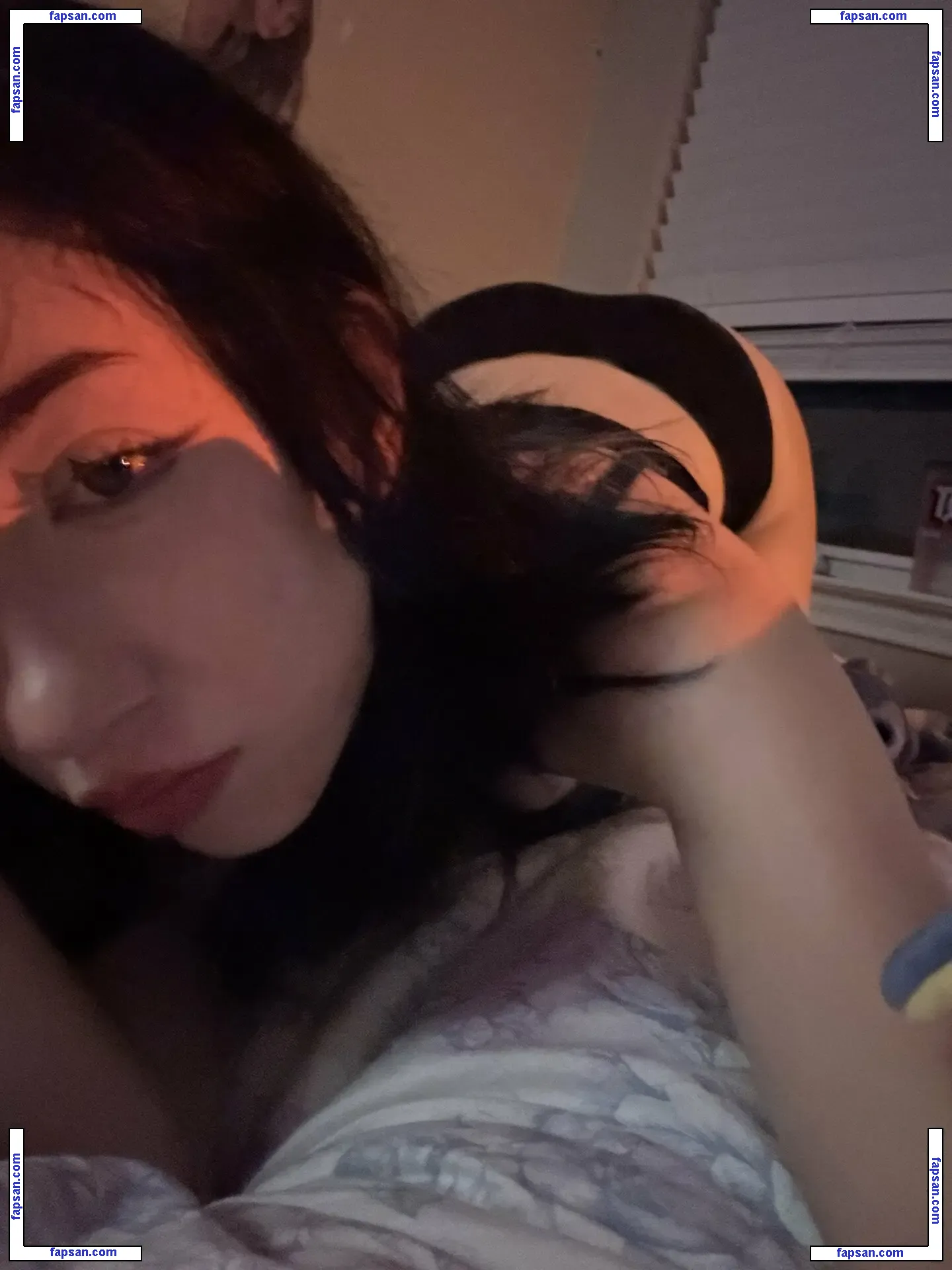 Yuckyogurt голая фото #0024 с Онлифанс