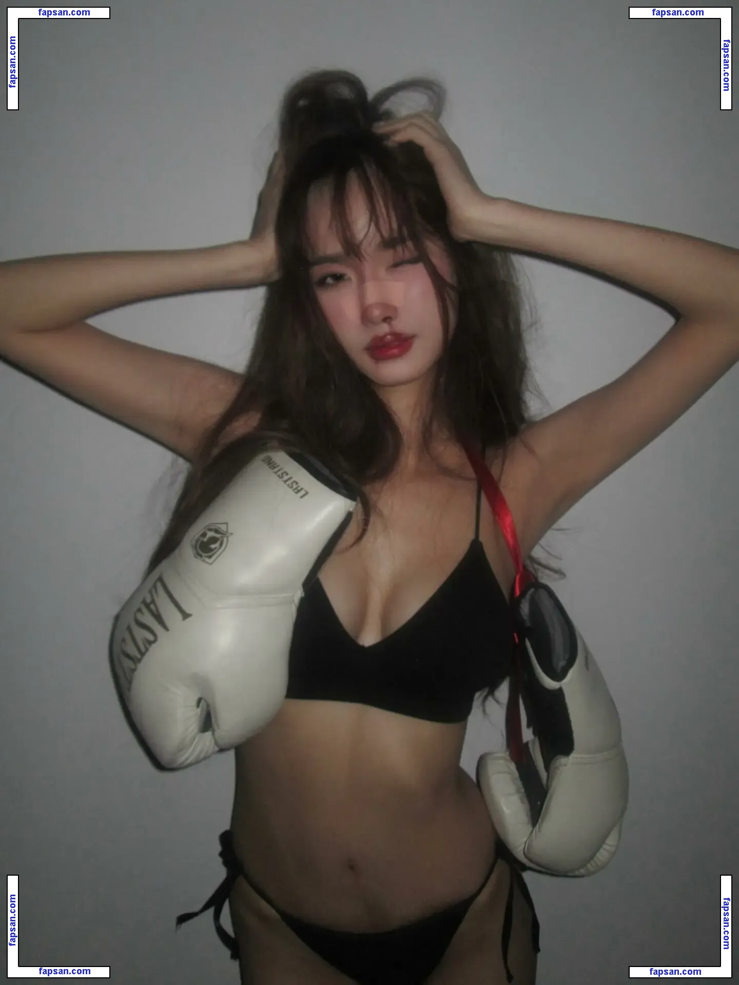 Yujeen.indyy nude photo #0011 from OnlyFans