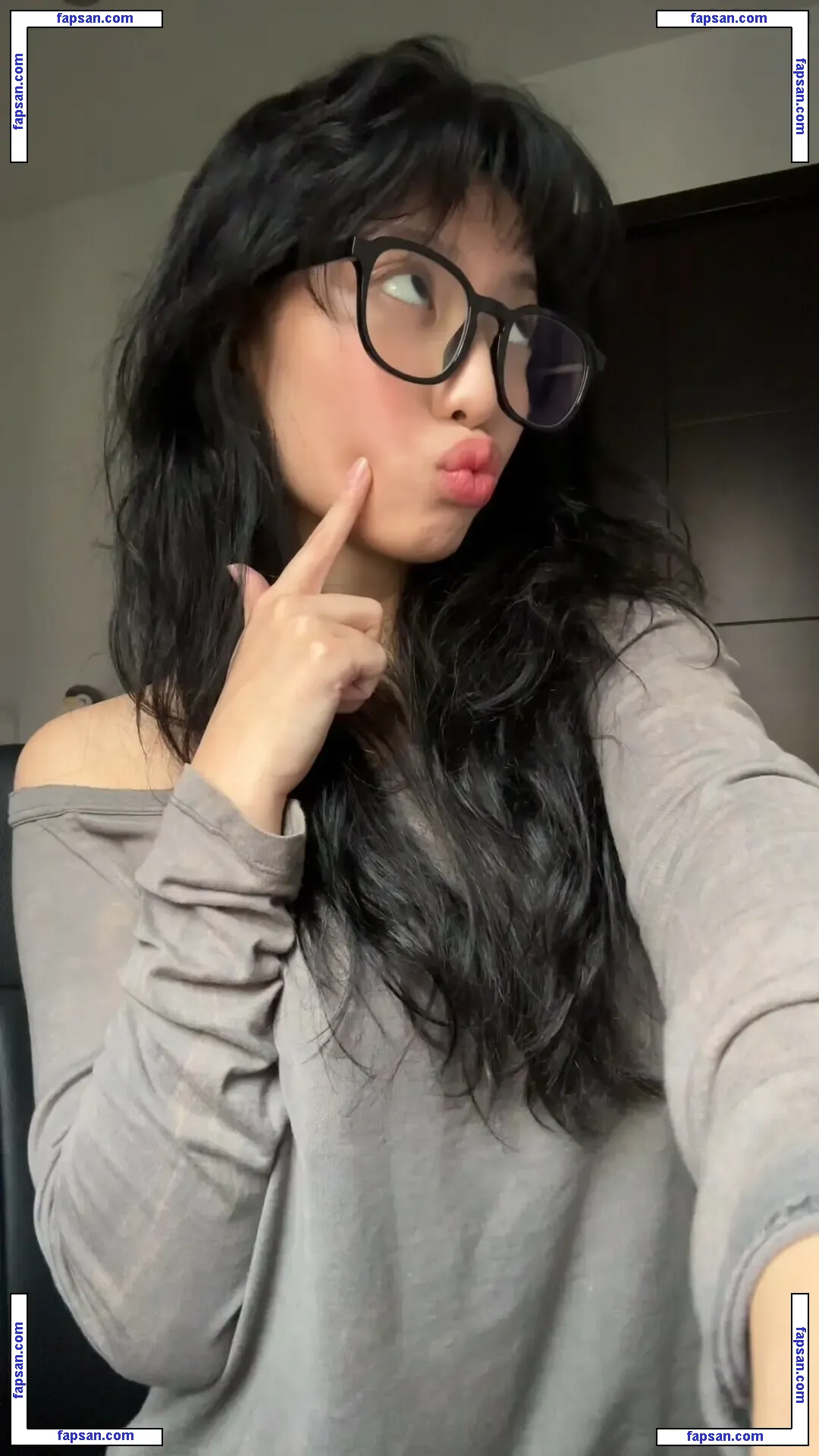 Yujin nude photo #0022 from OnlyFans