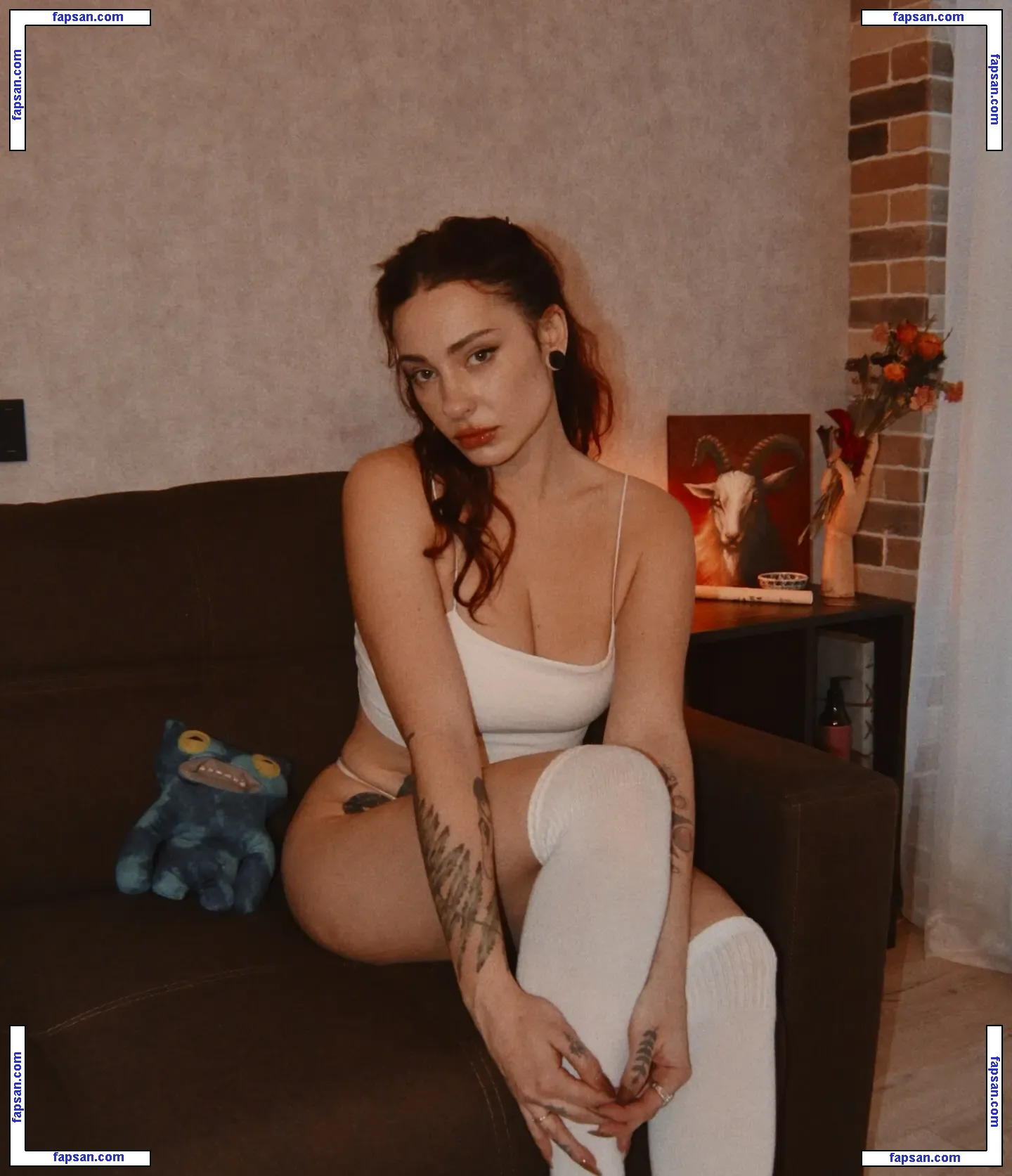 Yulia Shunina nude photo #0022 from OnlyFans