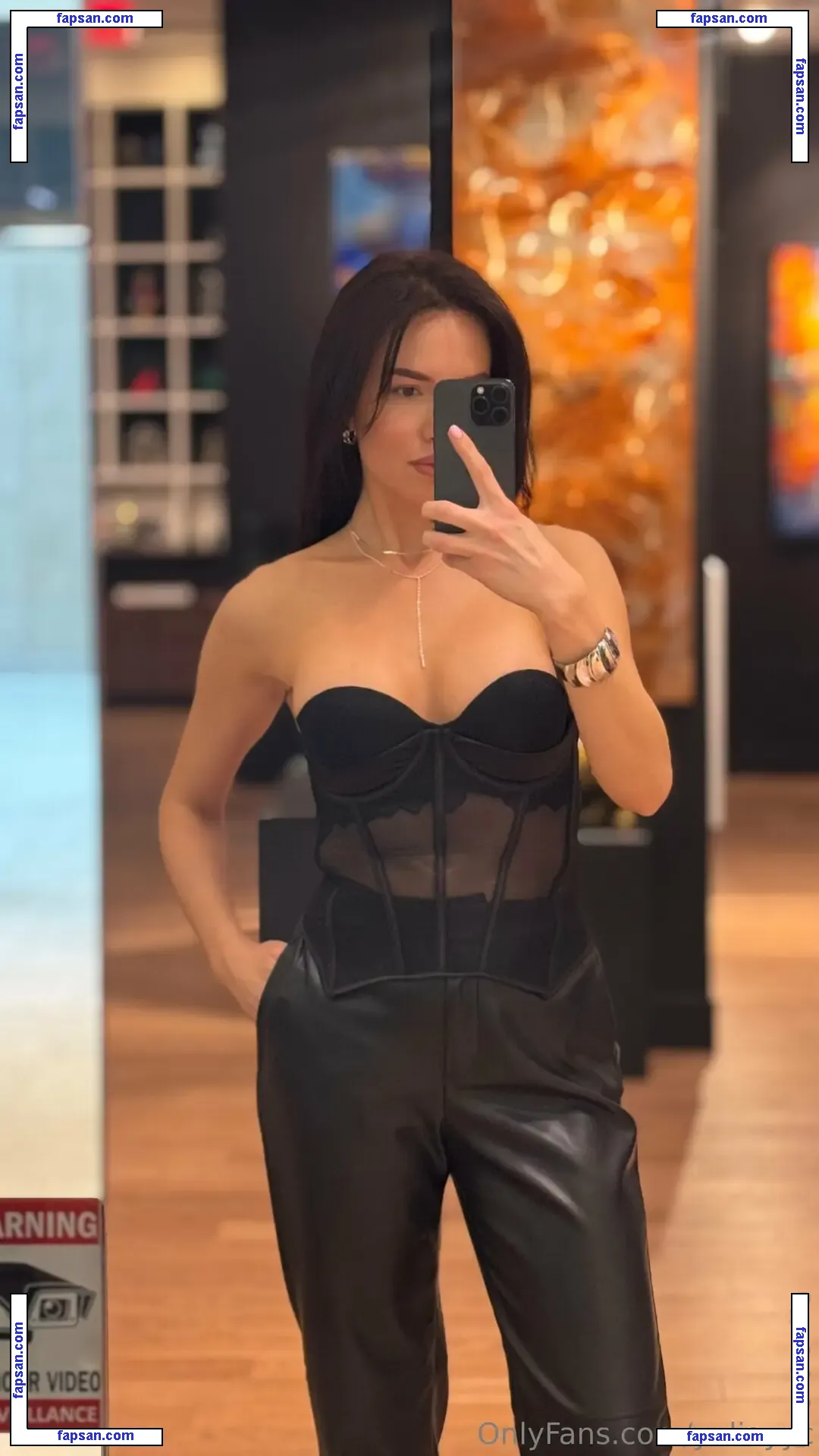 yuliayyc nude photo #0010 from OnlyFans