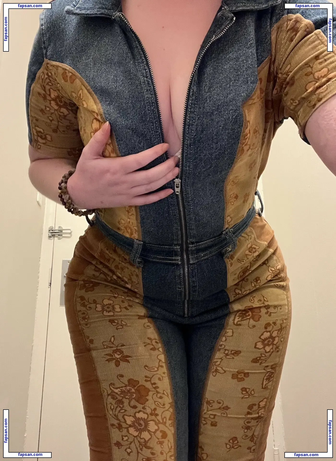 yummyjeffbezos nude photo #0003 from OnlyFans
