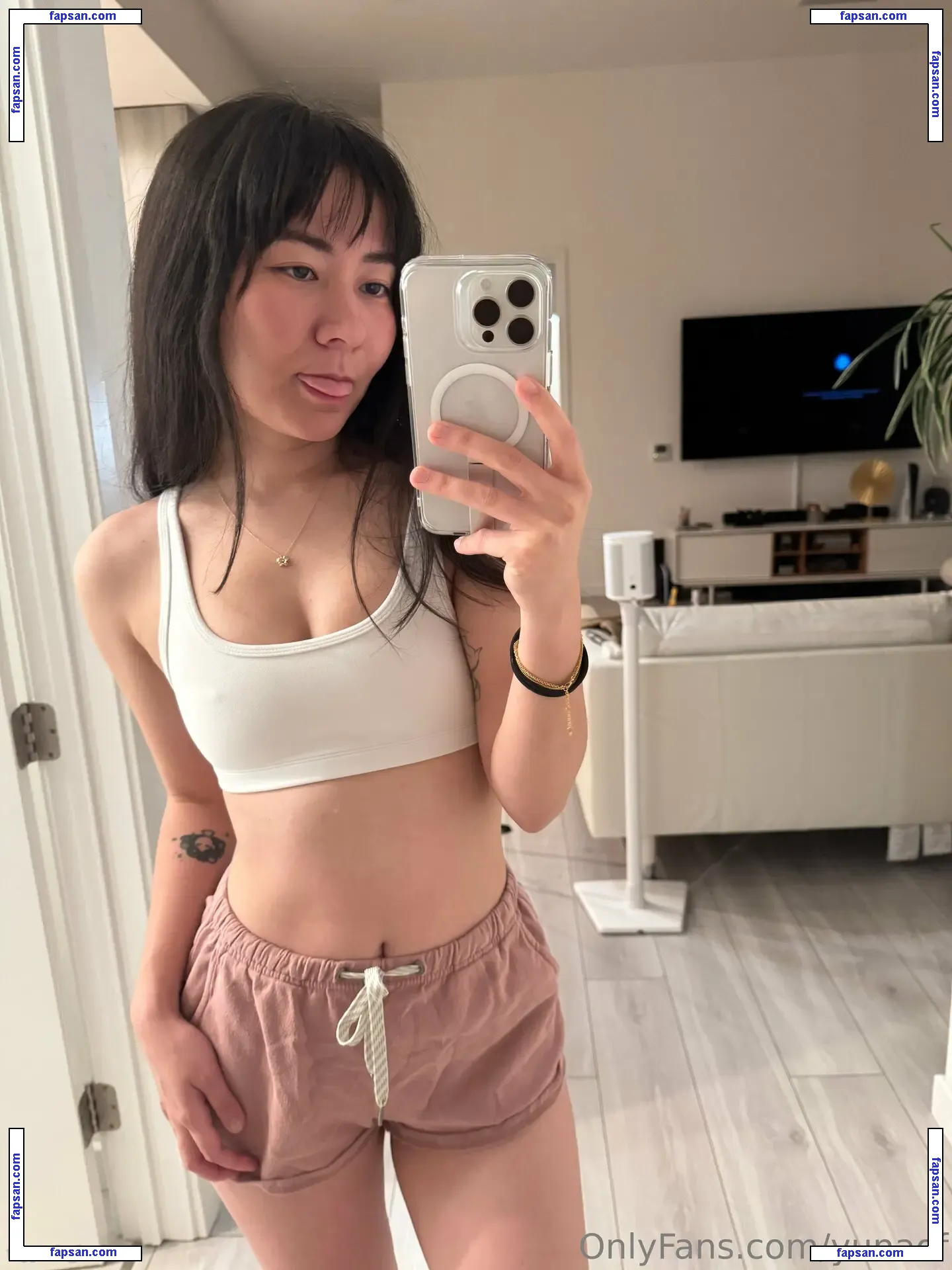 yunaof nude photo #0012 from OnlyFans