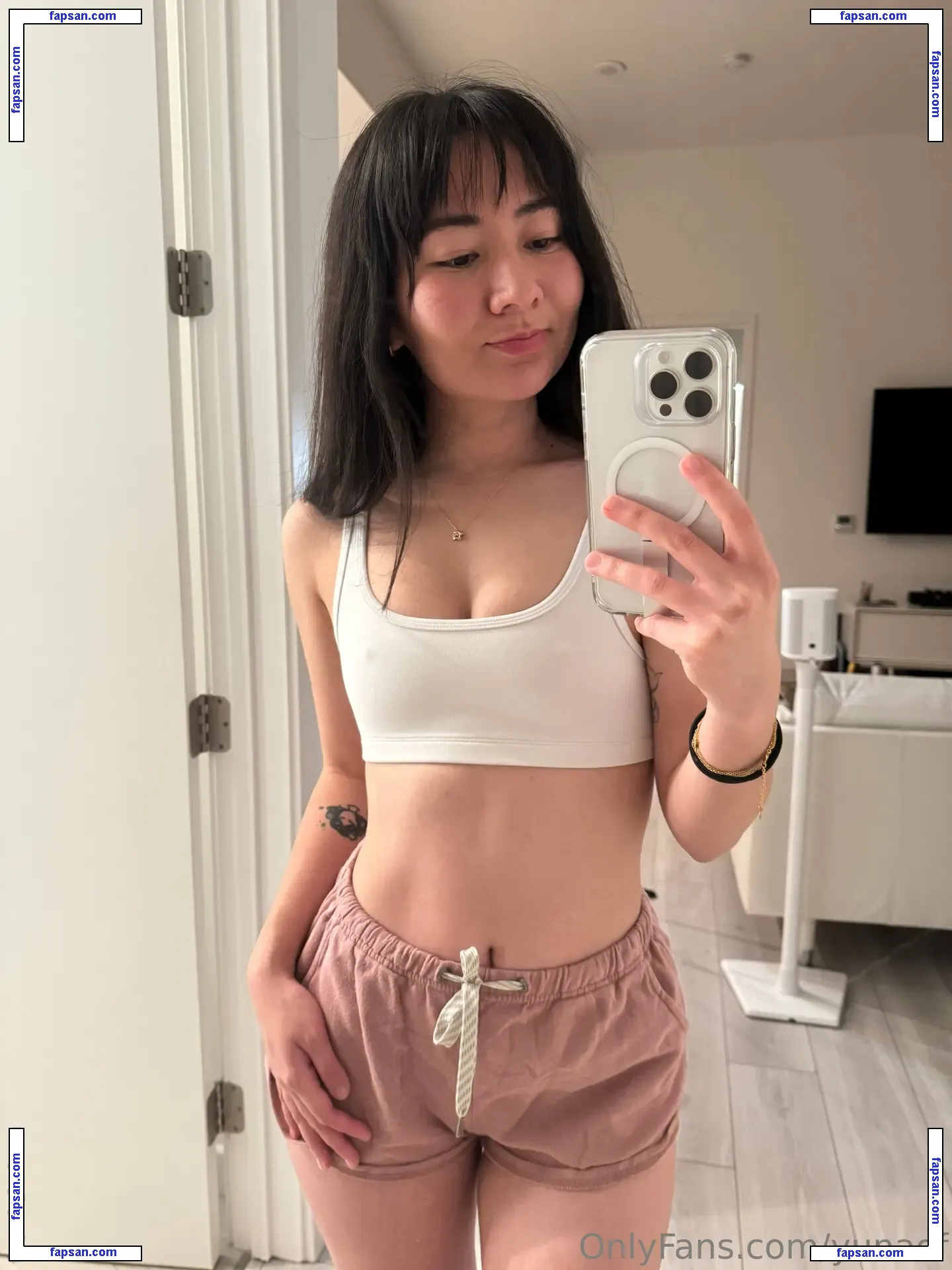 yunaof nude photo #0024 from OnlyFans