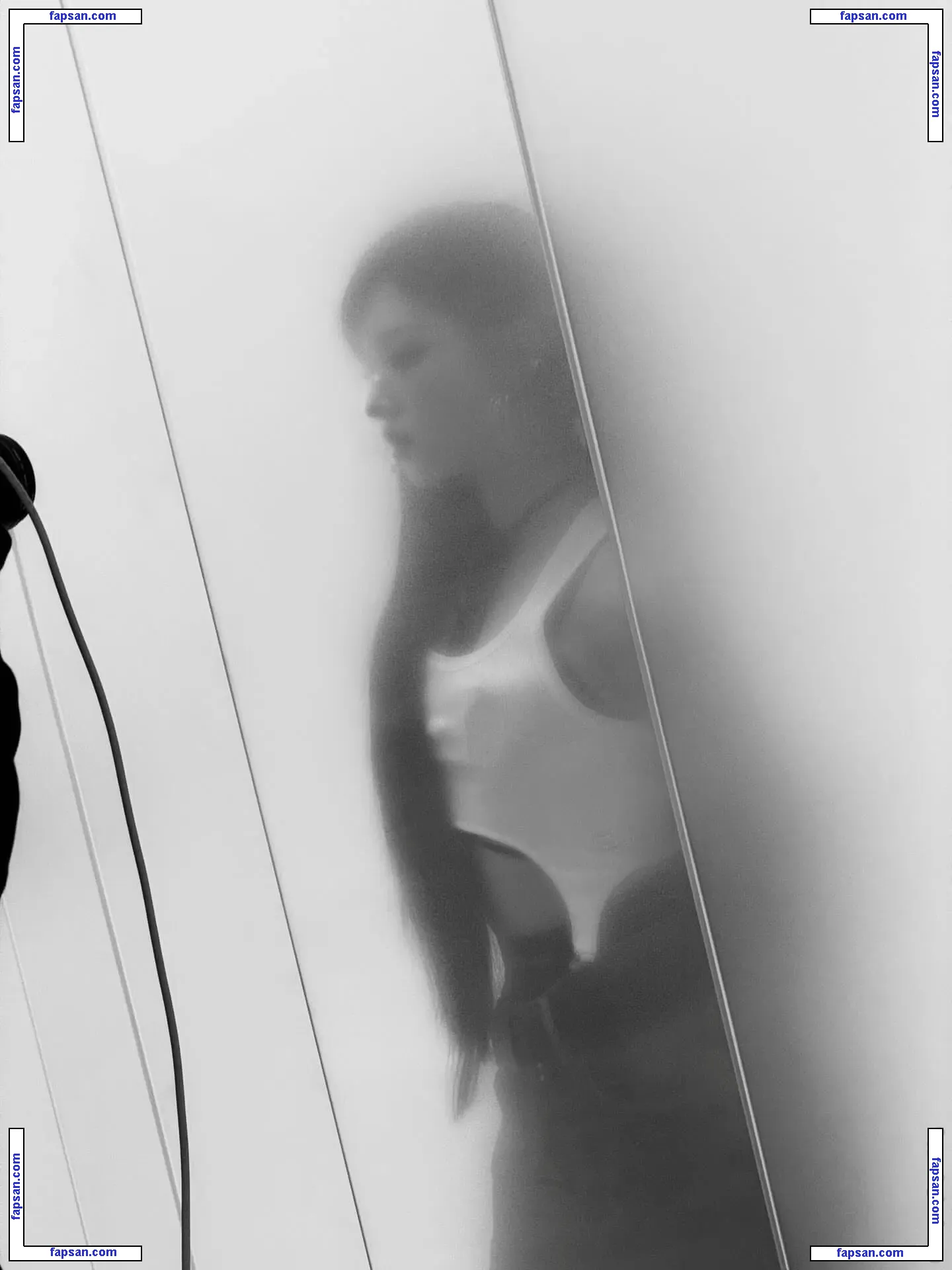 _Yuqi_ голая фото #0048 с Онлифанс