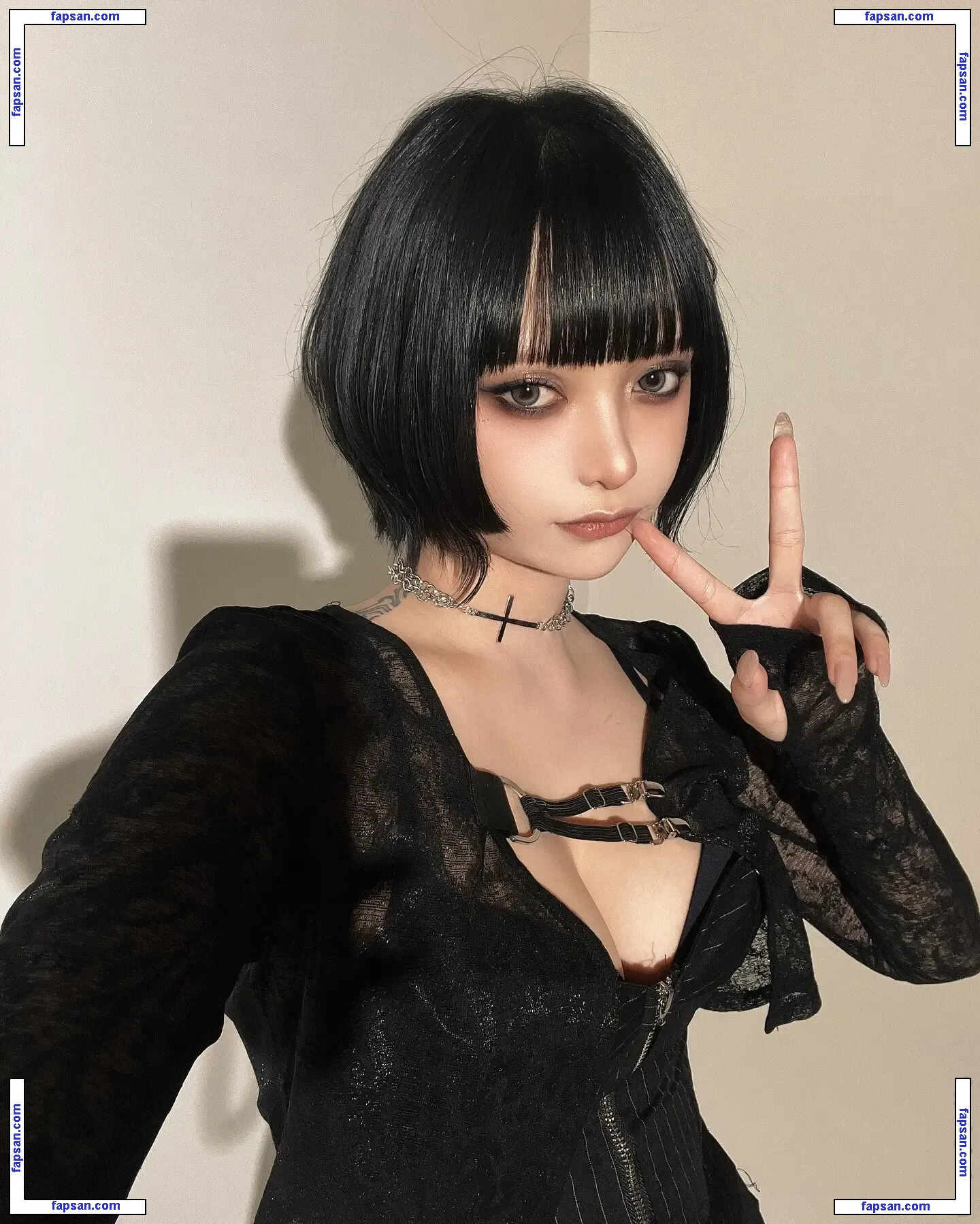 Yuriyuri Fanclub nude photo #0006 from OnlyFans