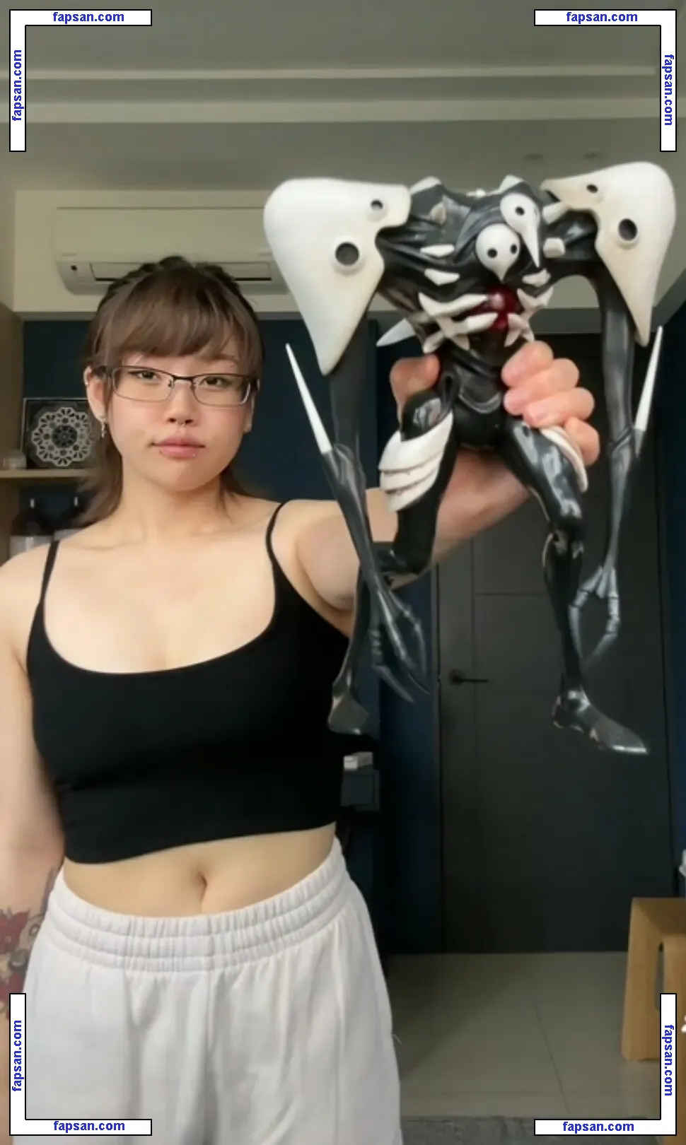 yuronono голая фото #0008 с Онлифанс