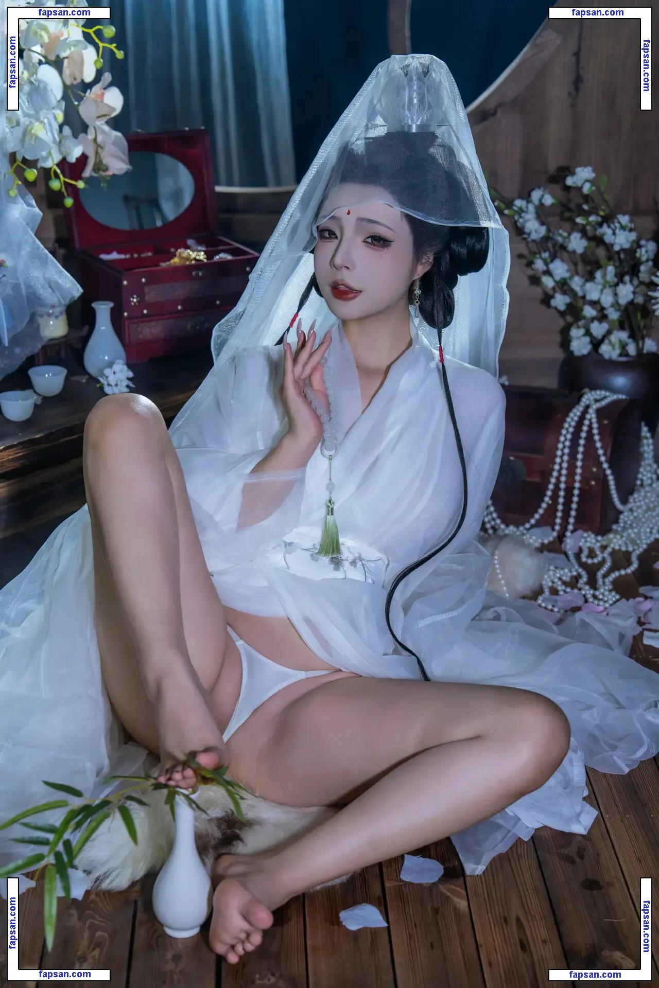 Yuuhuia nude photo #0366 from OnlyFans