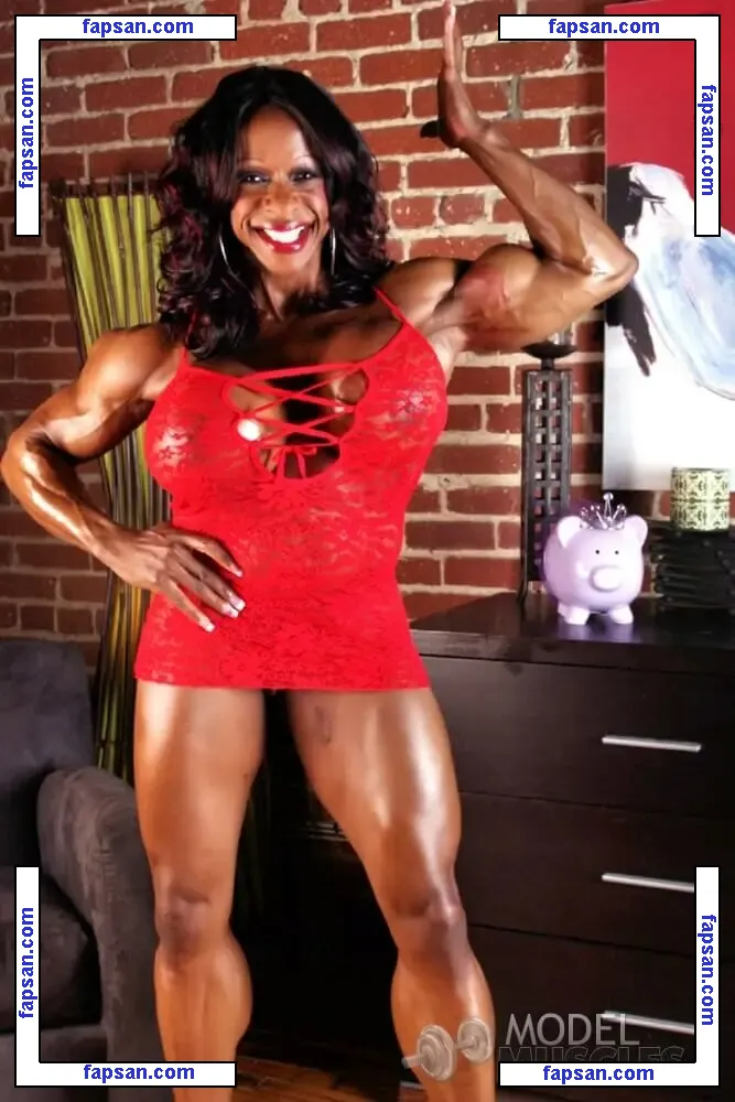 yvettebova nude photo #0021 from OnlyFans