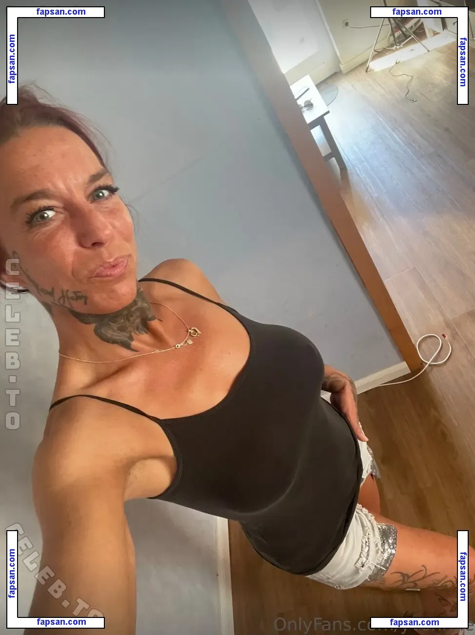 Yvonne Offical голая фото #0014 с Онлифанс