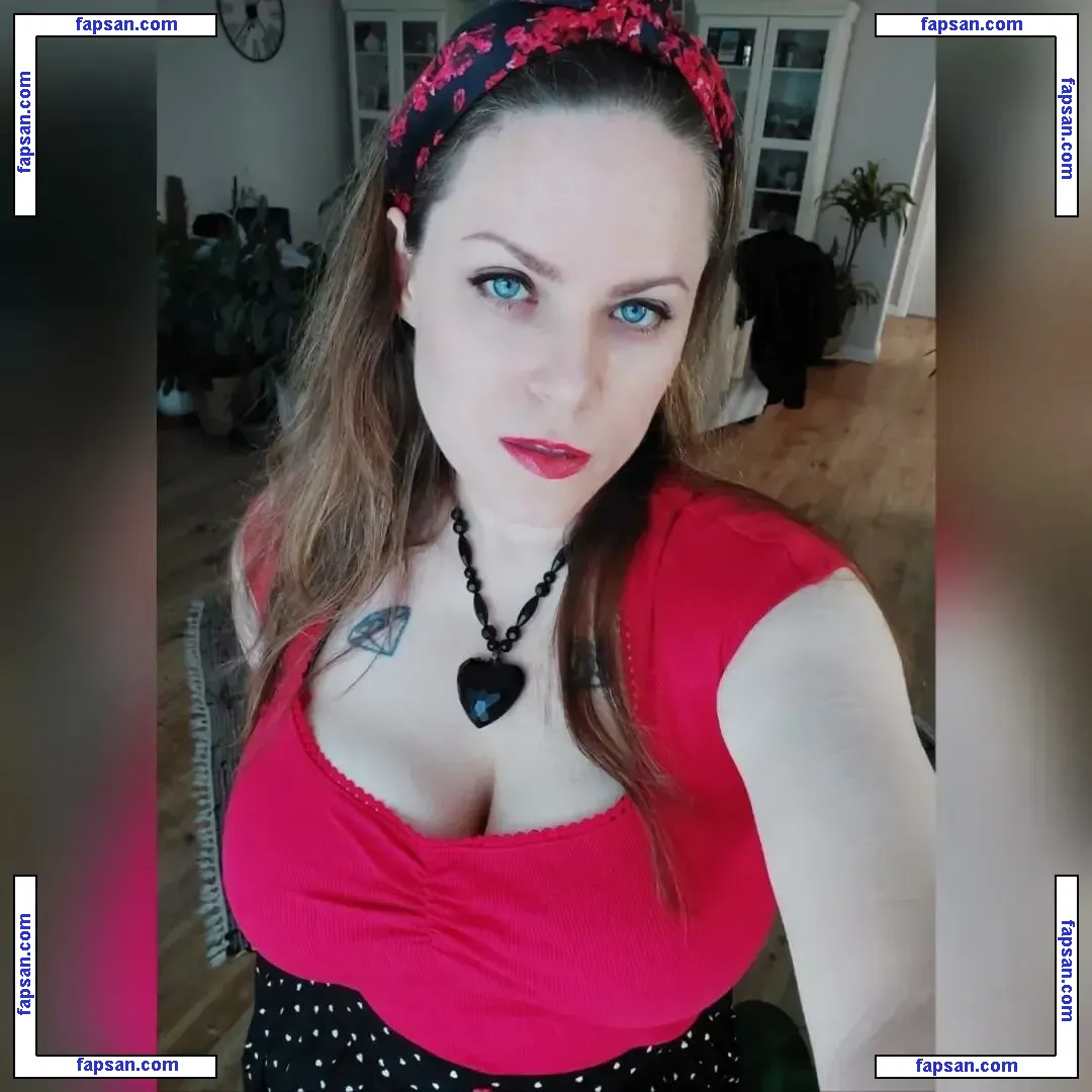 Yvonnekindl nude photo #0002 from OnlyFans