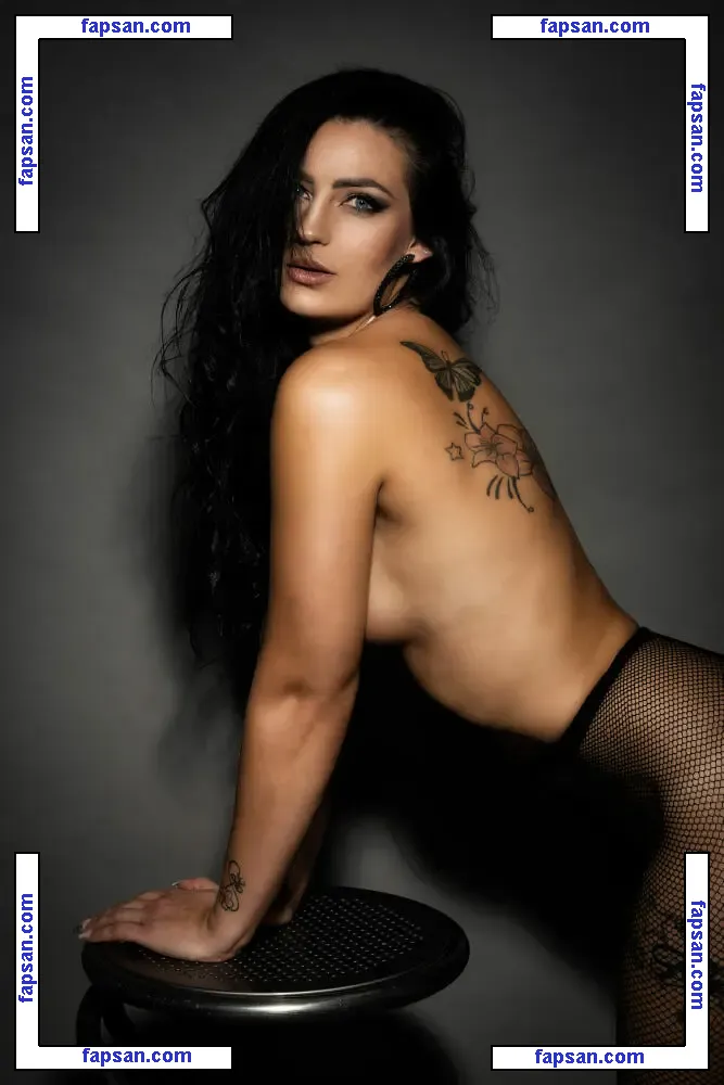 Yvy89k nude photo #0007 from OnlyFans