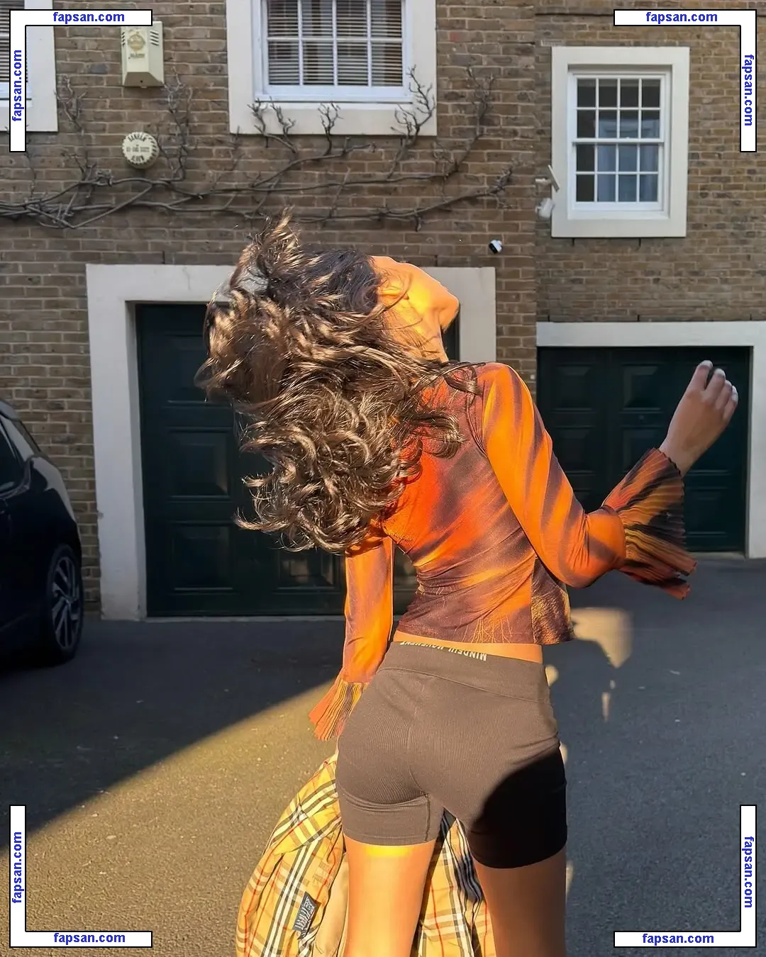 Zaina Sarah nude photo #0010 from OnlyFans