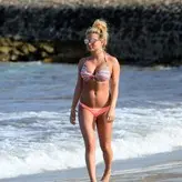 Zara Holland голая #0422