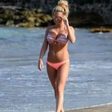 Zara Holland голая #0424