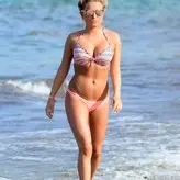 Zara Holland голая #0428