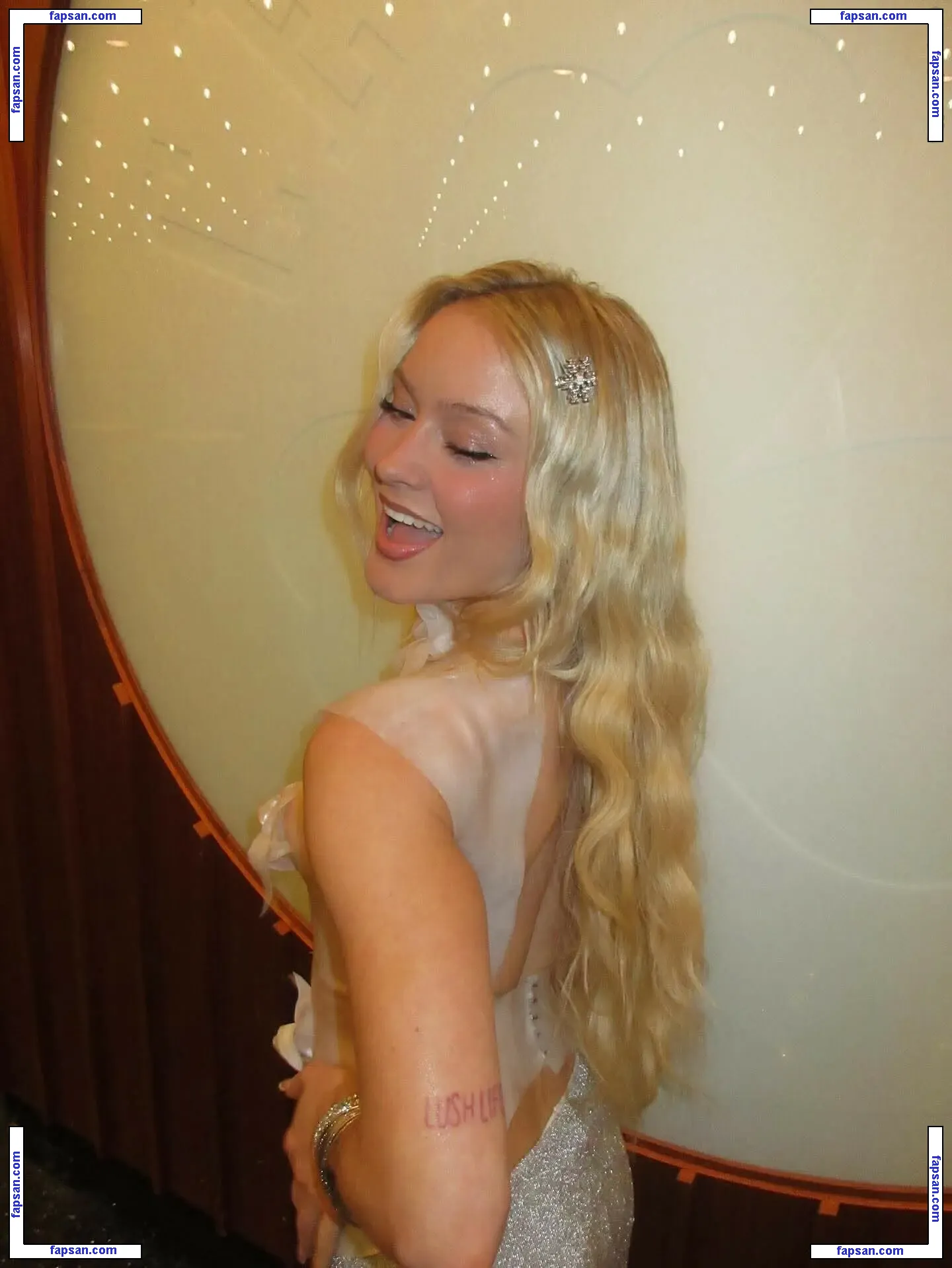 Zara Larsson голая фото #0123 с Онлифанс