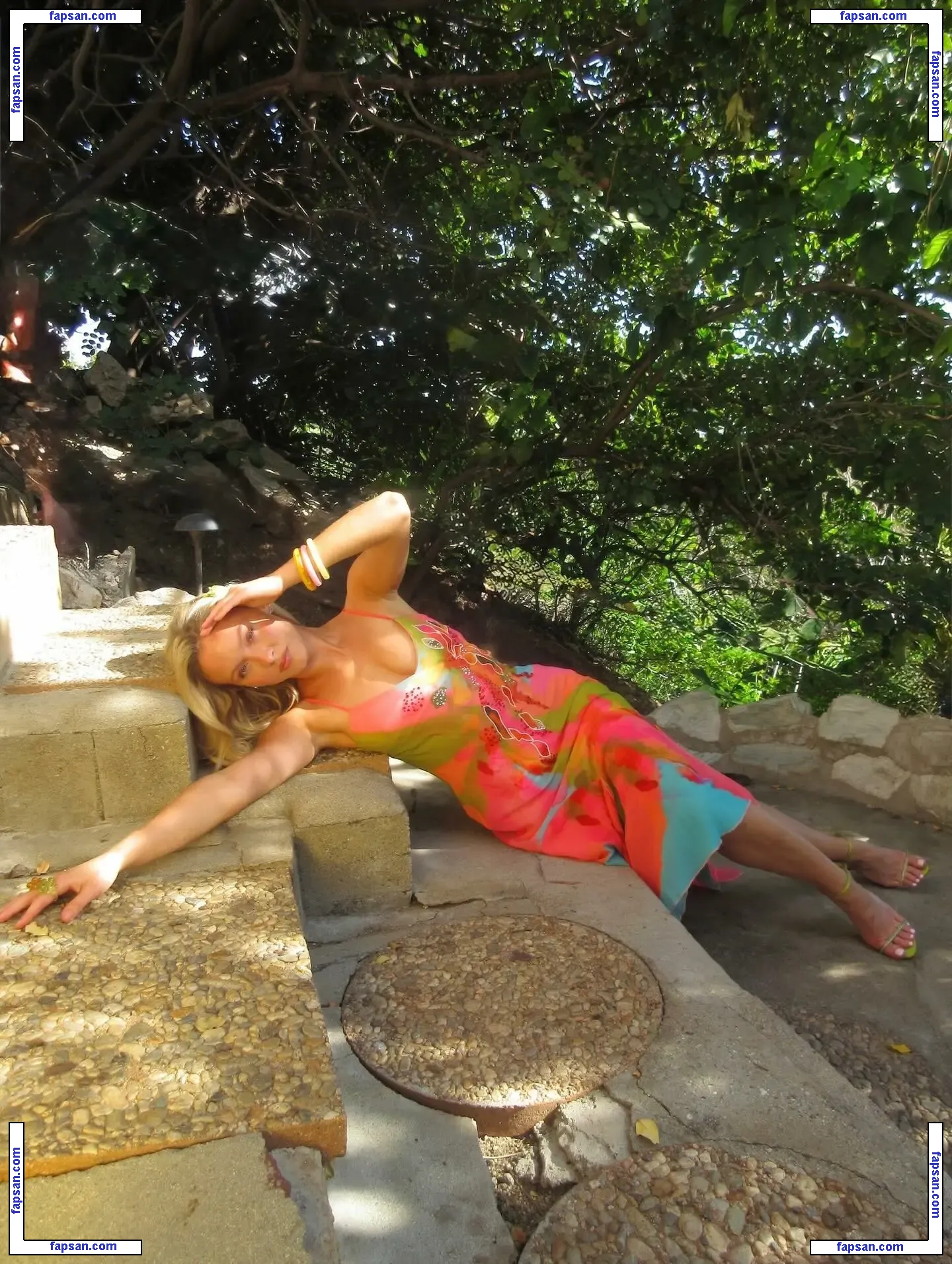 Zara Larsson голая фото #0186 с Онлифанс