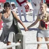 Zara Larsson голая #0151