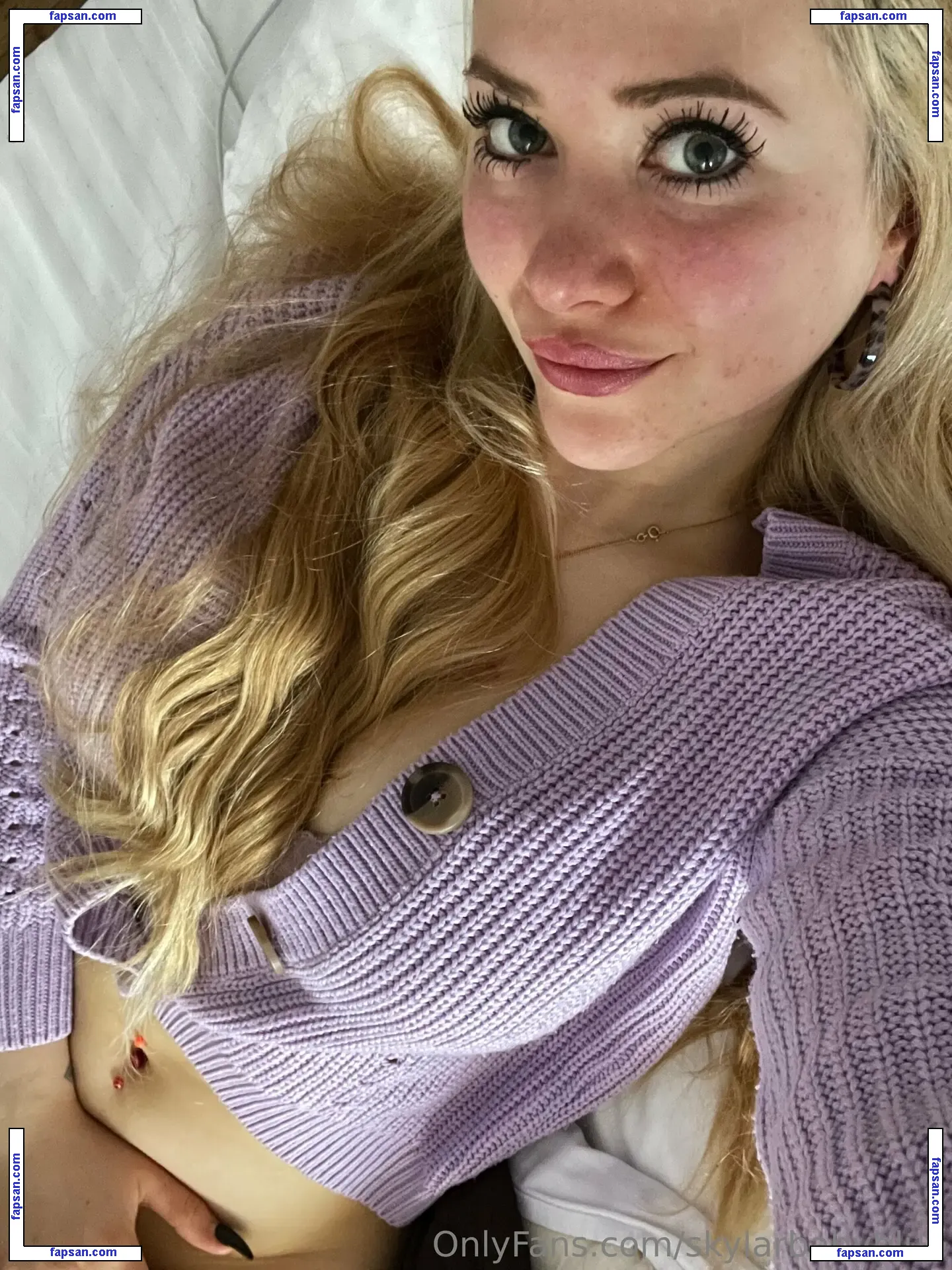 zarasnow nude photo #0001 from OnlyFans