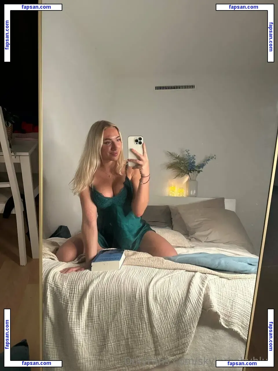 zarasnow nude photo #0009 from OnlyFans