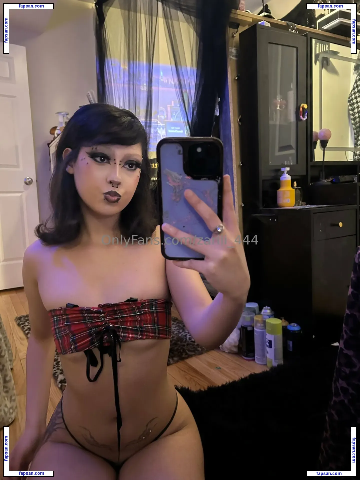 zariii_444 nude photo #0018 from OnlyFans