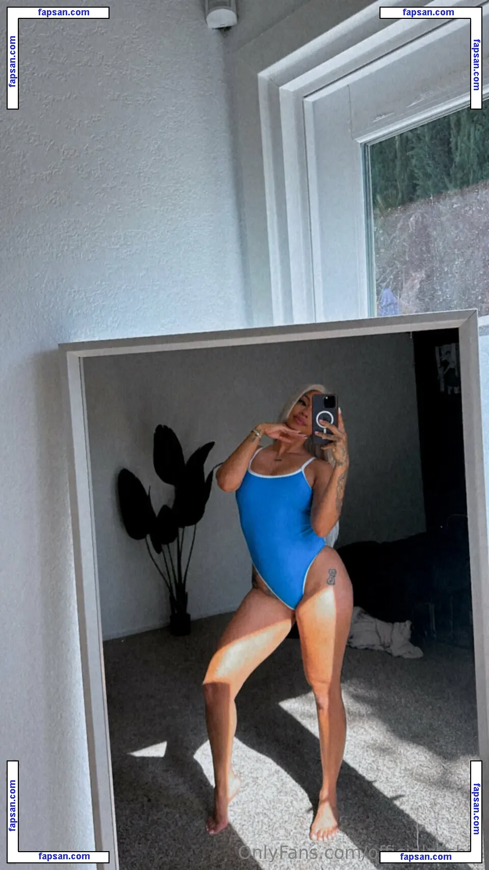 zashiasantiago голая фото #0001 с Онлифанс