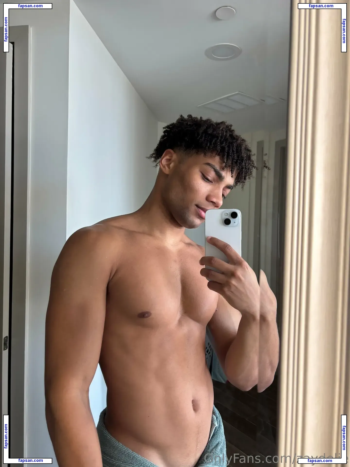 zaydelie nude photo #0009 from OnlyFans