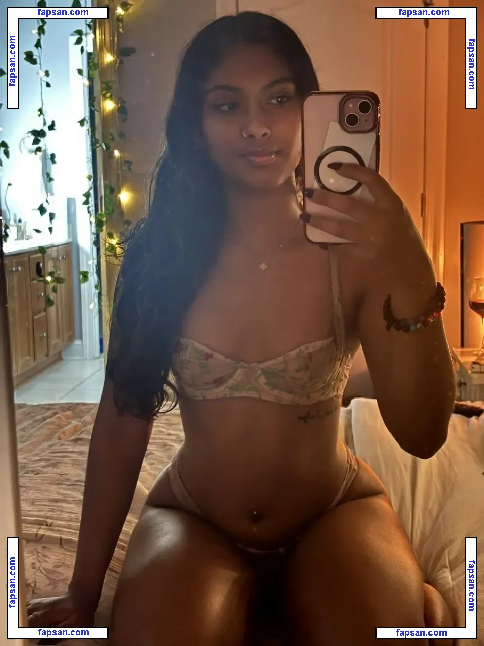 Zaza nude photo #0002 from OnlyFans