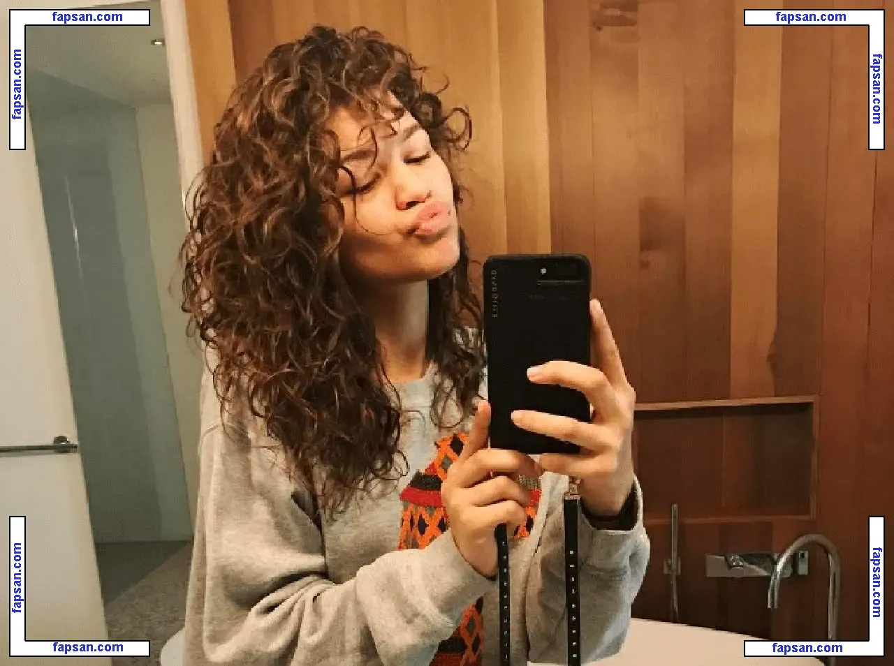 Zendaya nude photo #0709 from OnlyFans