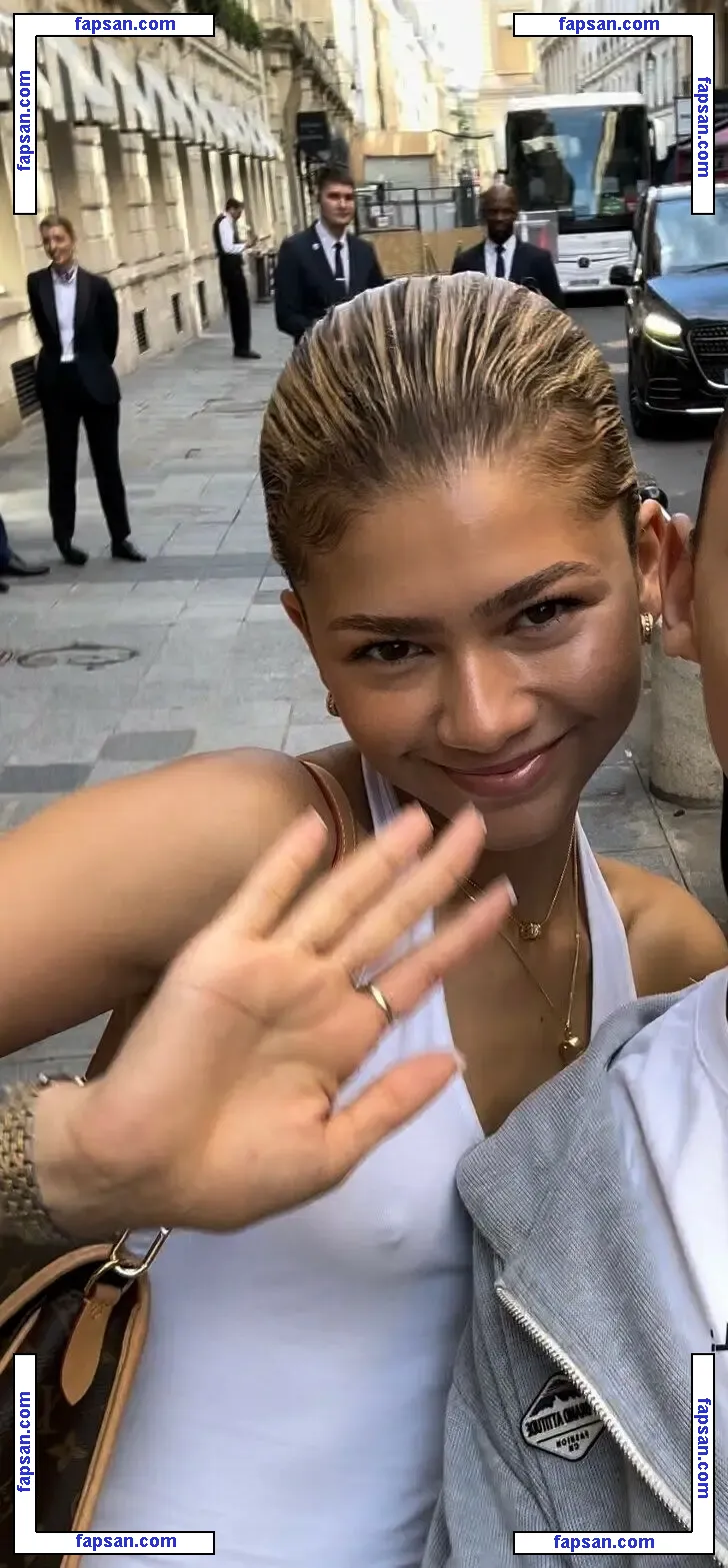 Zendaya nude photo #3316 from OnlyFans