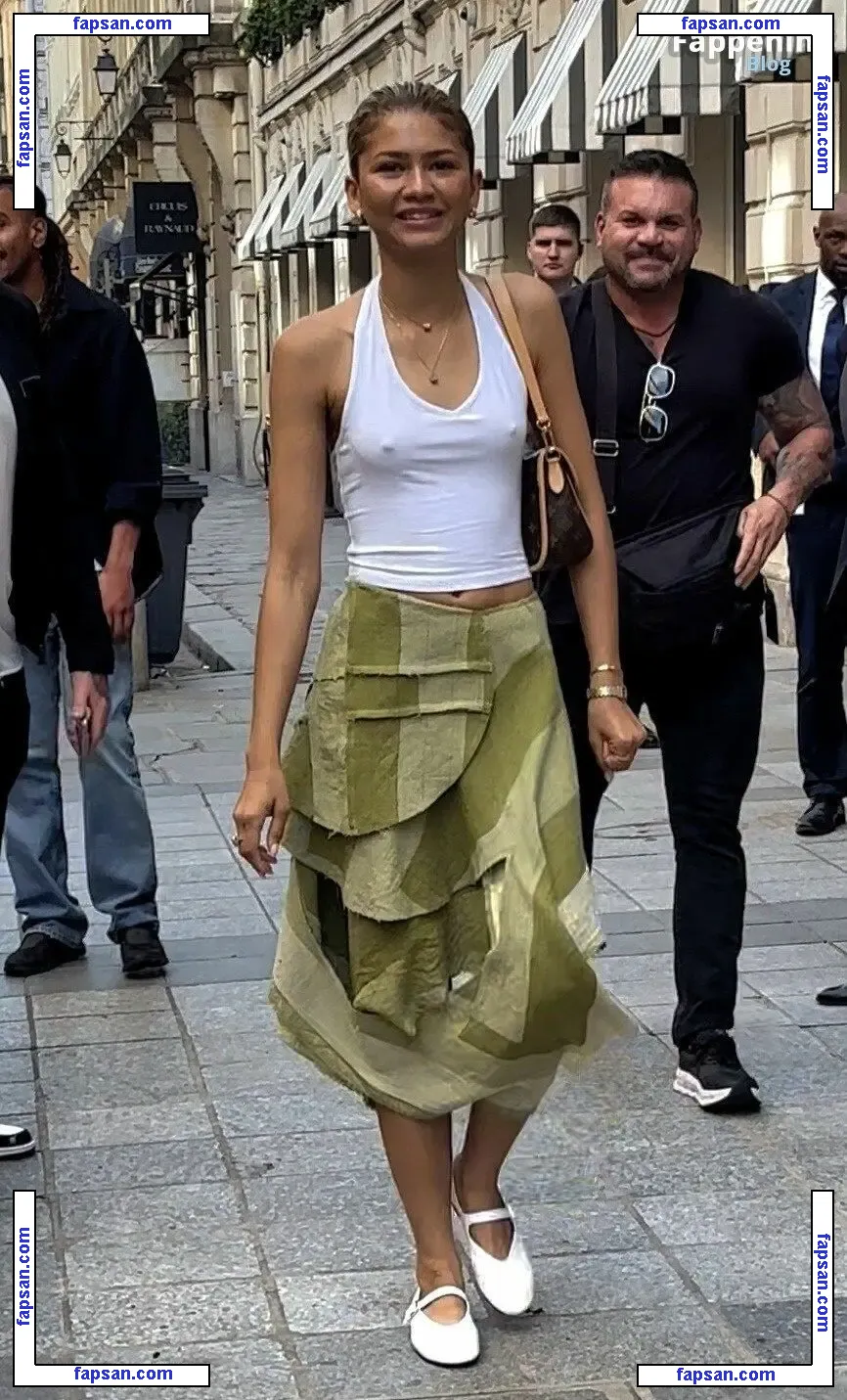 Zendaya nude photo #3341 from OnlyFans