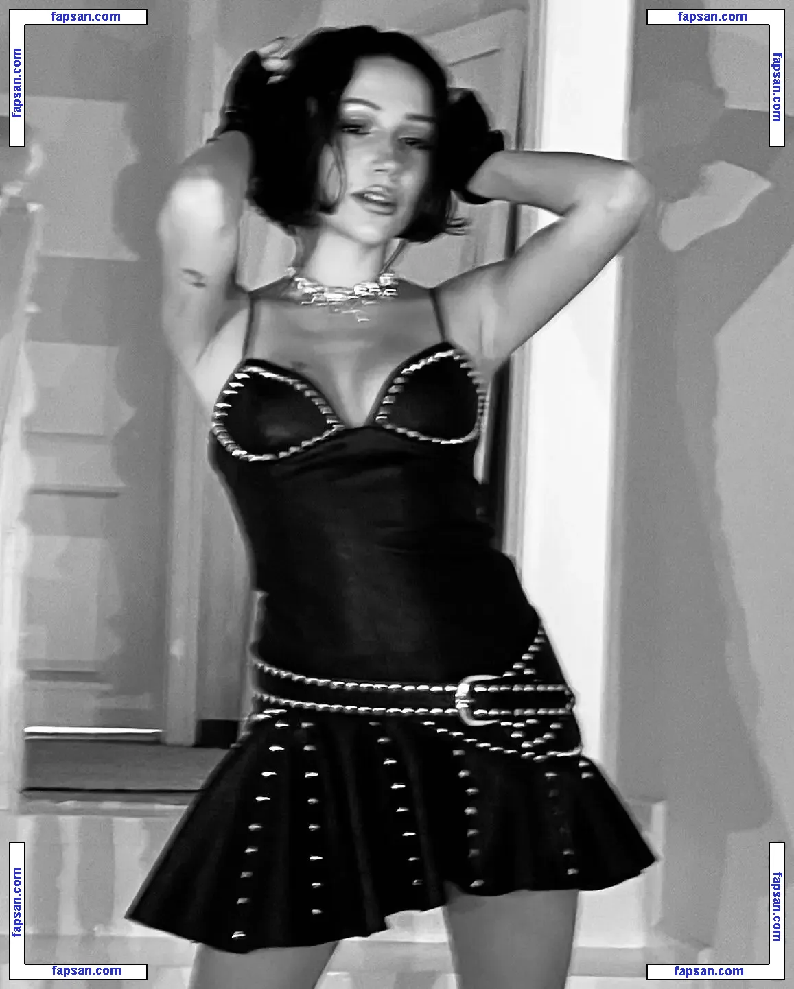 Zeynep Bastık голая фото #0064 с Онлифанс