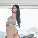 Zhou Yuxi nude #0081