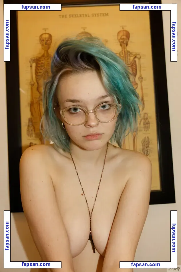 Zishy nude photo #0154 from OnlyFans