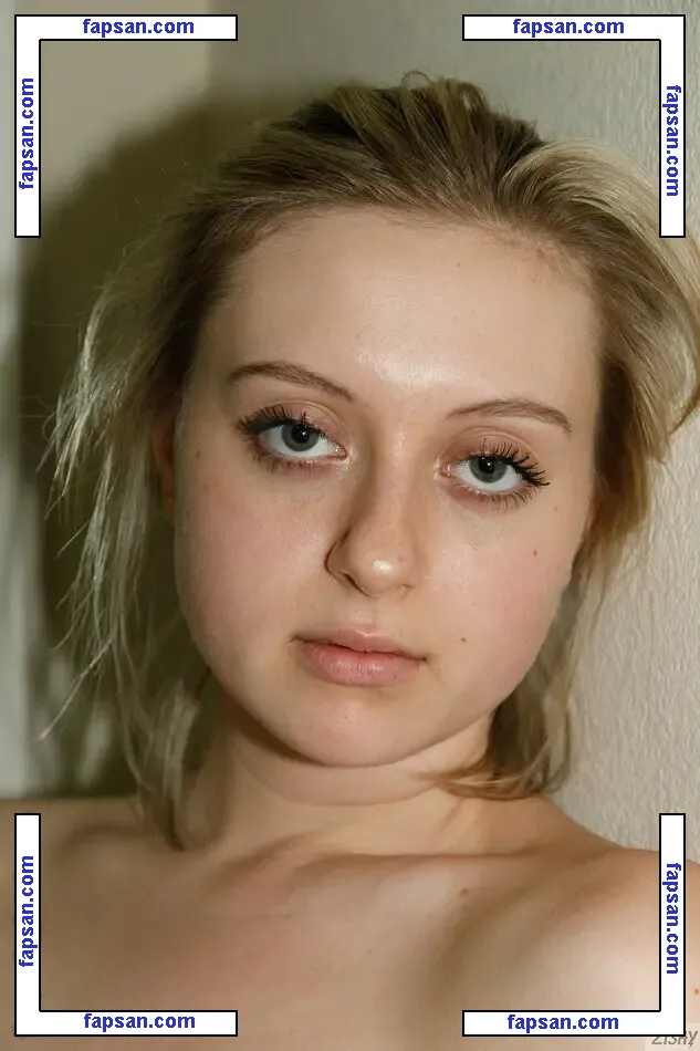 Zishy nude photo #0157 from OnlyFans