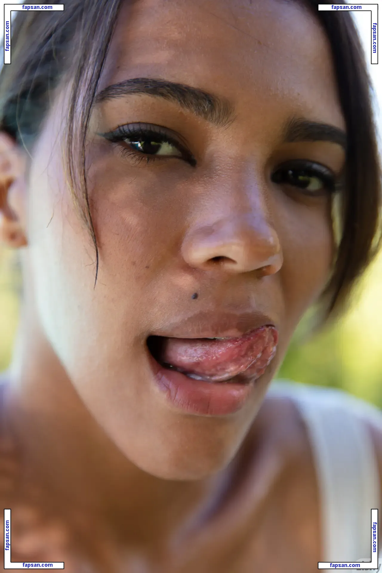 Zishy nude photo #0713 from OnlyFans