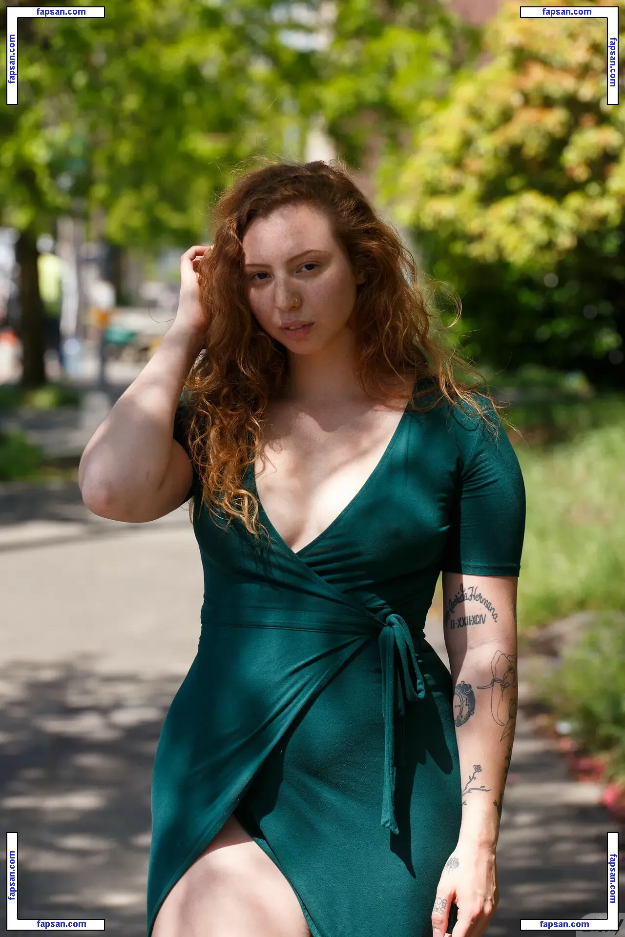 Zishy nude photo #5263 from OnlyFans