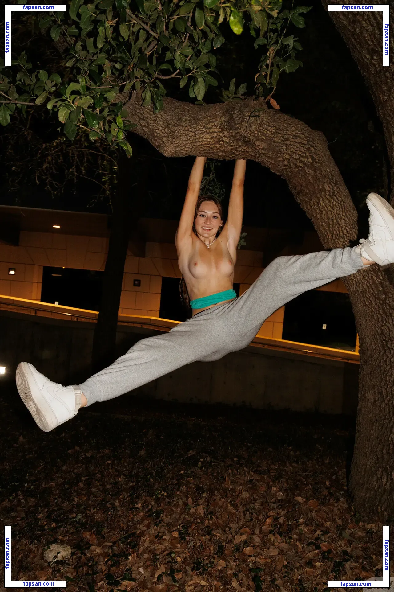 Zishy nude photo #5497 from OnlyFans