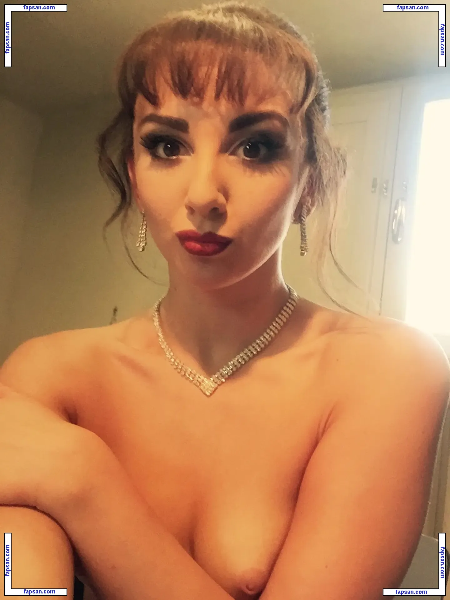 Zizi Strallen nude photo #0025 from OnlyFans